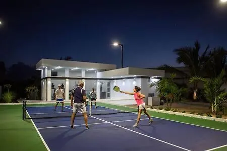 Beachside 2 Bedroom Villa With Pool And Resort Amenities - White Villas - V7 Long Bay