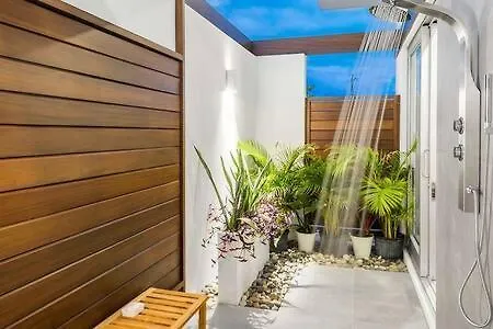 Beachside 2 Bedroom Villa With Pool And Resort Amenities - White Villas - V7 Long Bay