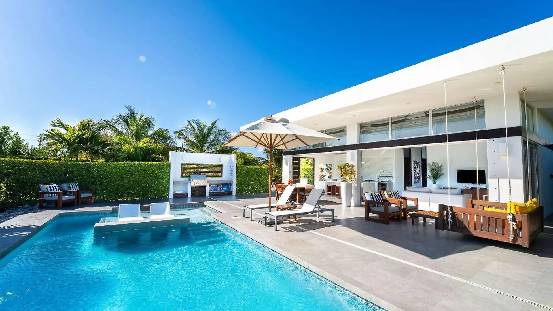 Beachside 2 Bedroom Villa With Pool And Resort Amenities - White Villas - V7 Long Bay