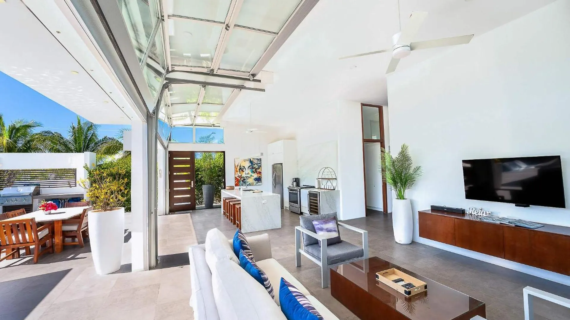 Beachside 2 Bedroom Villa With Pool And Resort Amenities - White Villas - V7 Long Bay