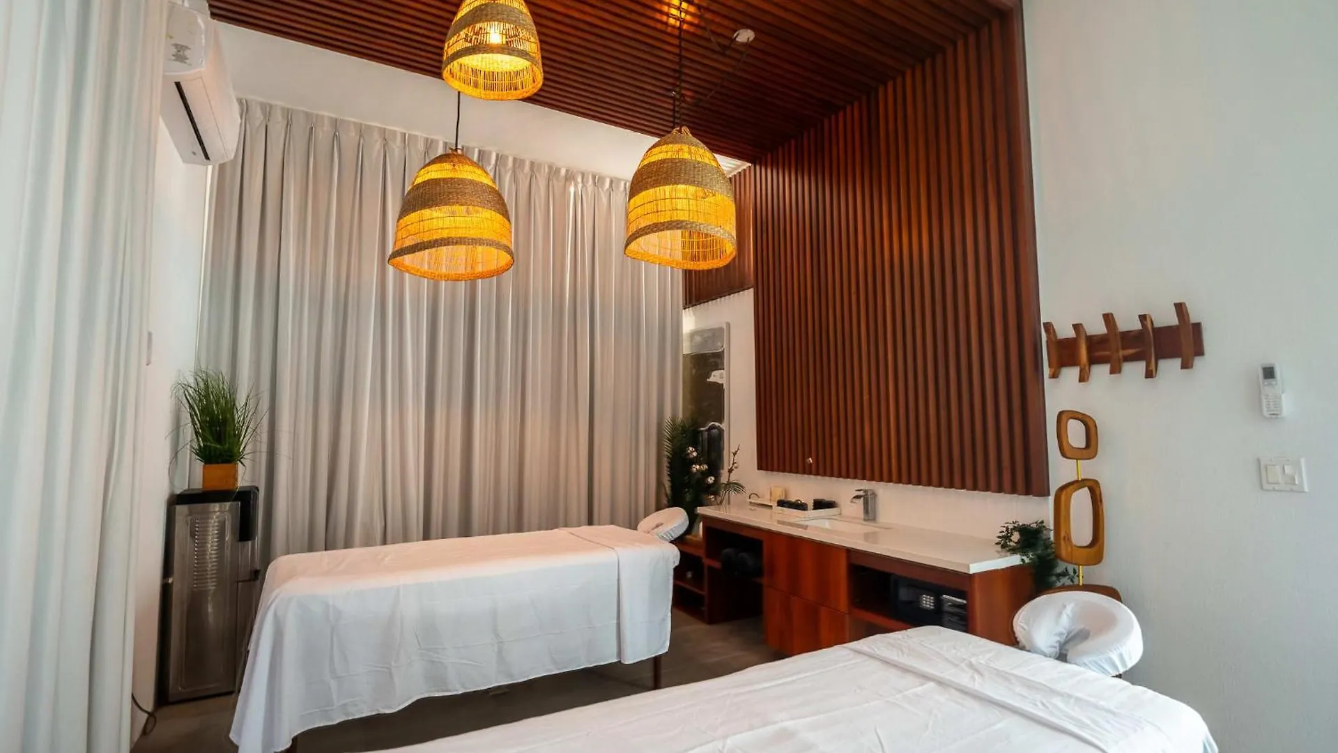 Beachside 2 Bedroom Villa With Pool And Resort Amenities - White Villas - V7 Long Bay Turks And Caicos Islands