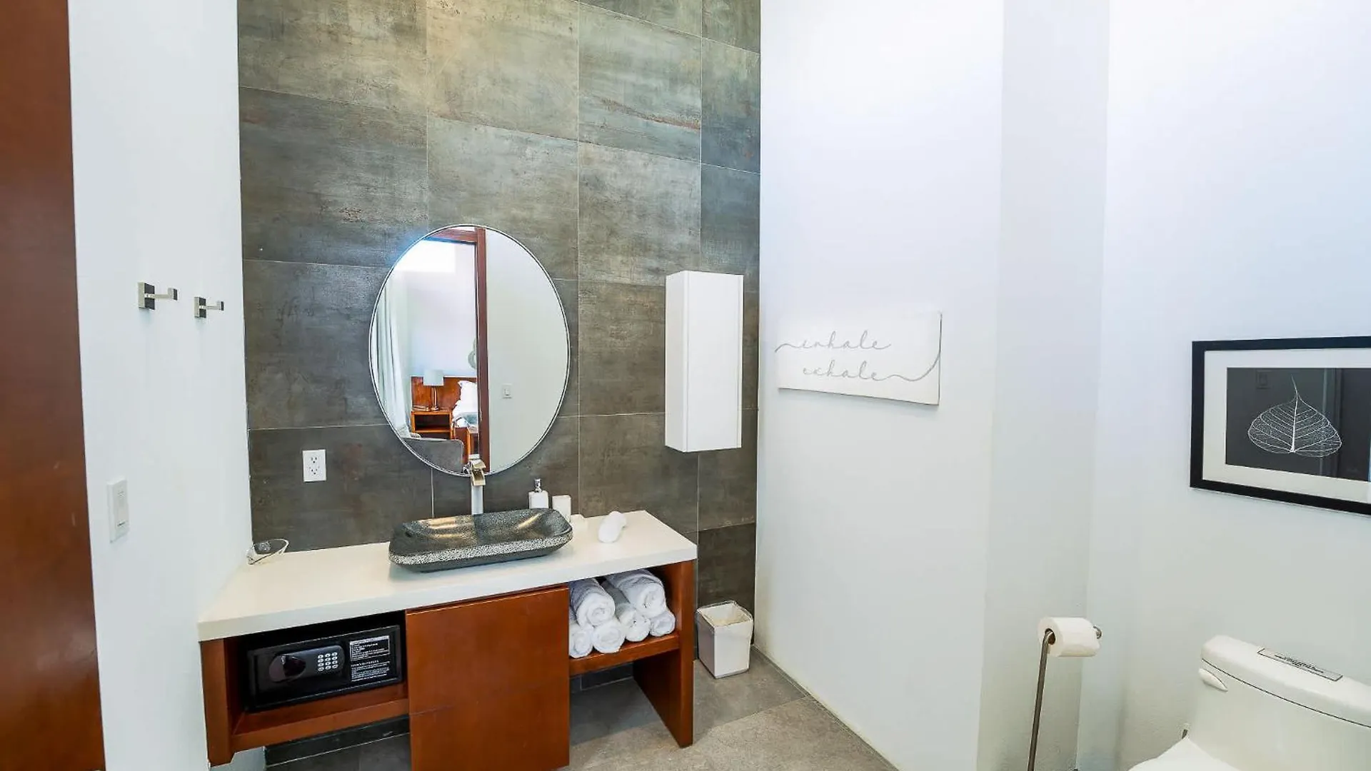 Beachside 2 Bedroom Villa With Pool And Resort Amenities - White Villas - V7 Long Bay