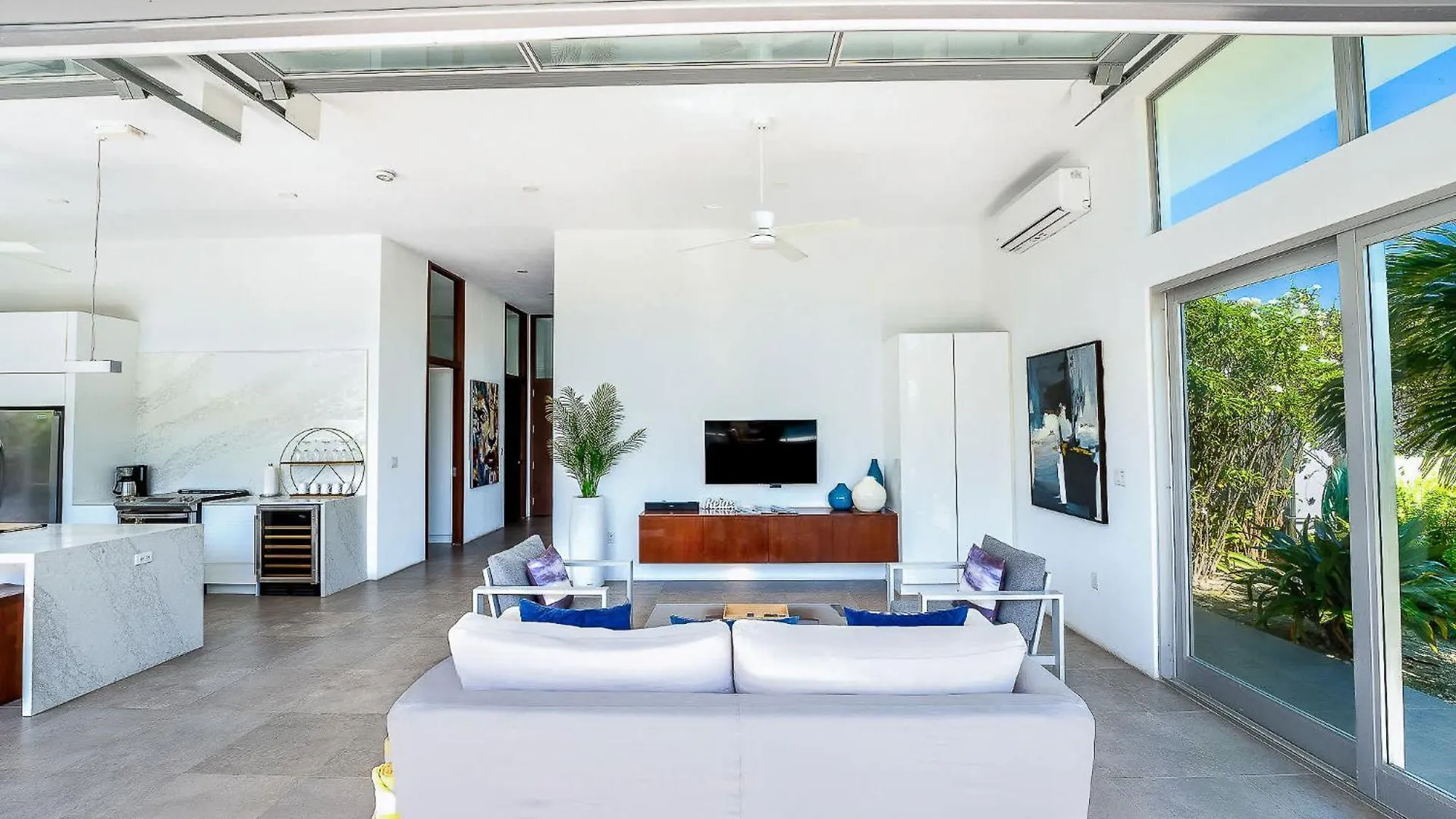 Beachside 2 Bedroom Villa With Pool And Resort Amenities - White Villas - V7 Long Bay