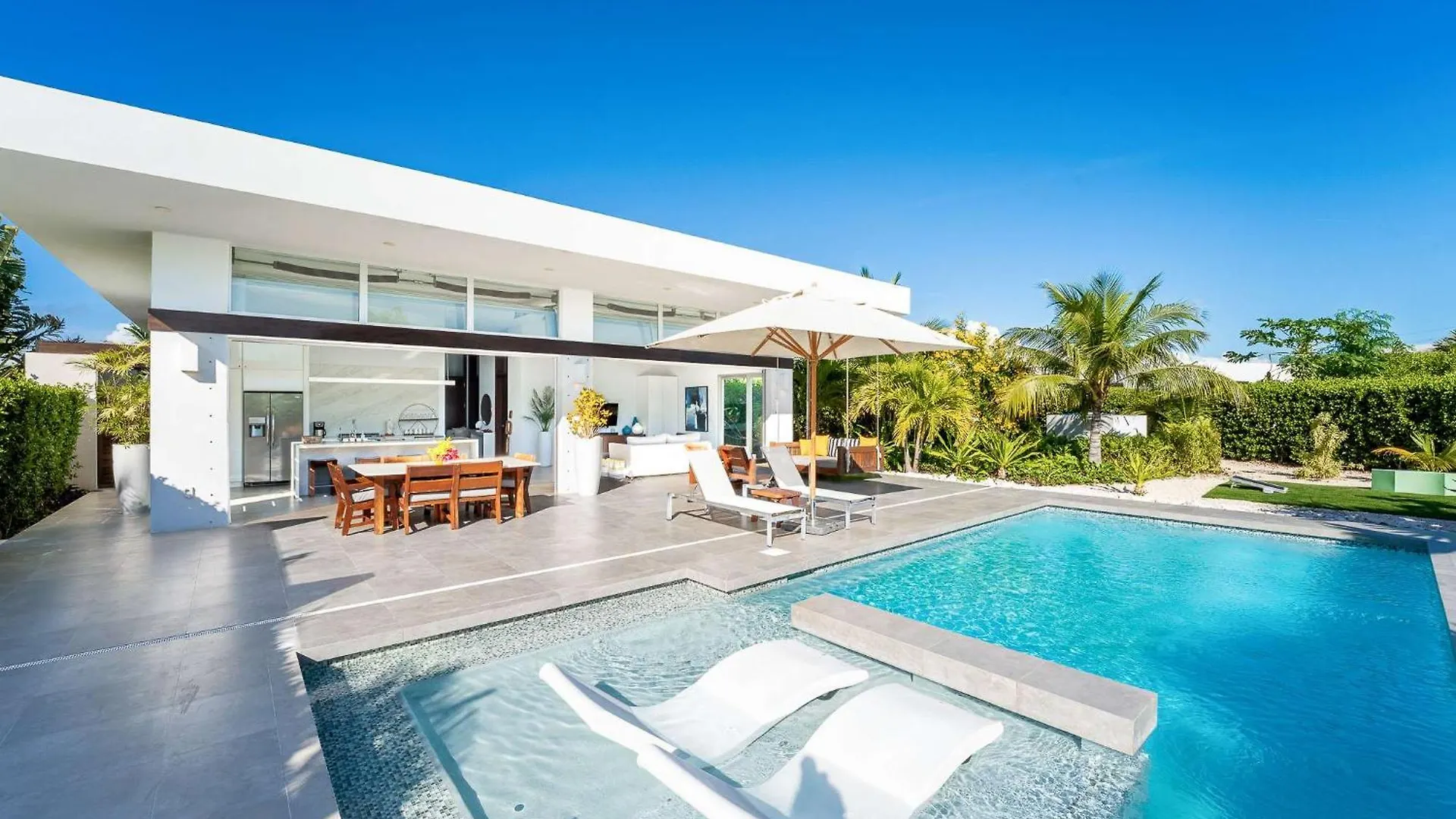 Beachside 2 Bedroom Villa With Pool And Resort Amenities - White Villas - V7 Long Bay
